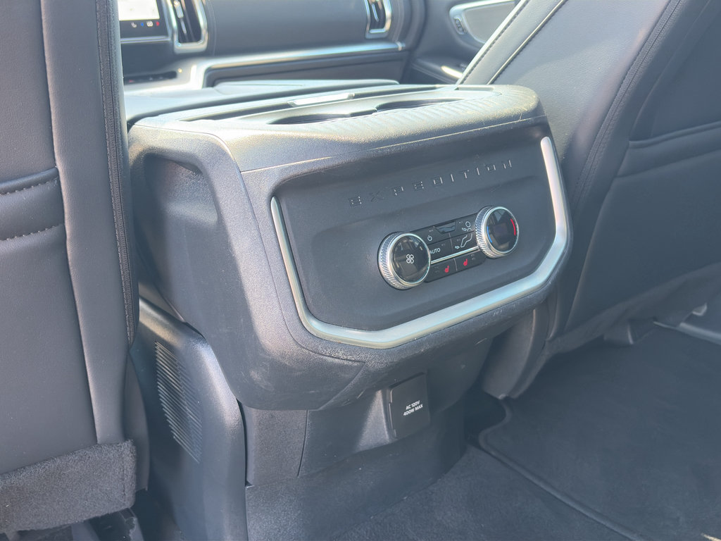 Used 2025 Ford Expedition Max Platinum AWD/4WD image 29