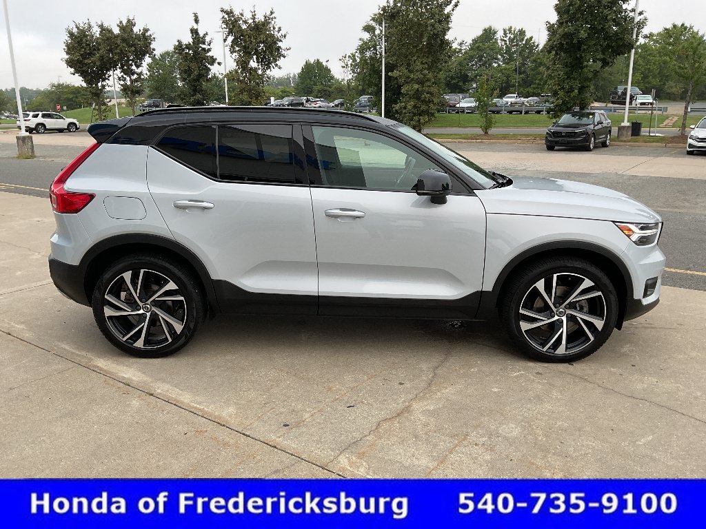 Used 2020 Volvo XC40 T5 R-Design AWD/4WD image 7