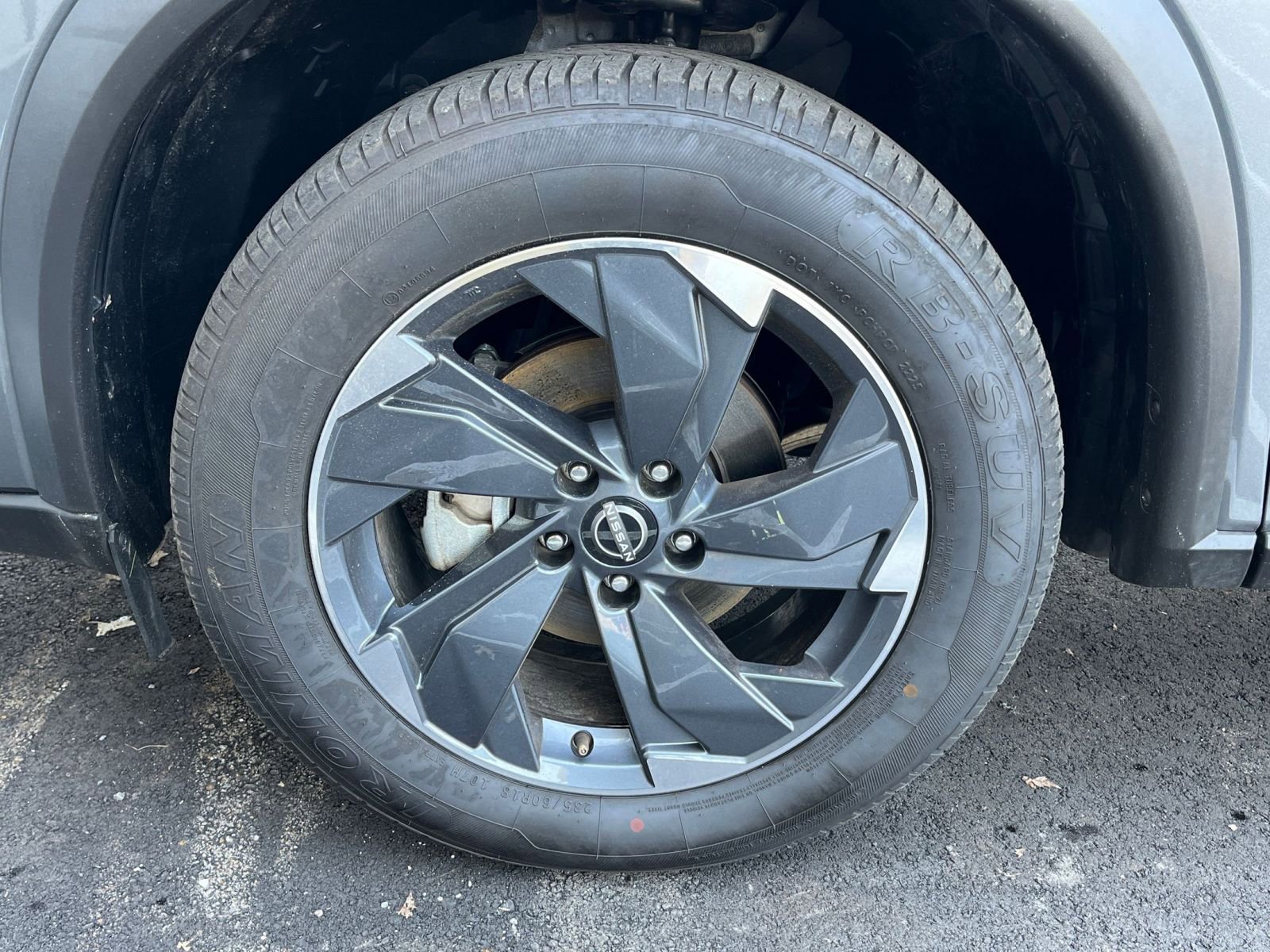 Used 2025 Nissan Rogue SV FWD image 30