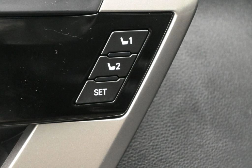 Used 2023 Toyota Tundra Limited w/ Power Package AWD/4WD image 5