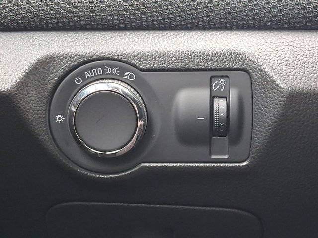 Used 2014 Chevrolet Cruze Diesel FWD image 25