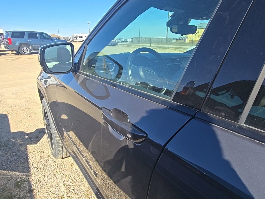 Used 2021 Jeep Grand Cherokee L Laredo image 11