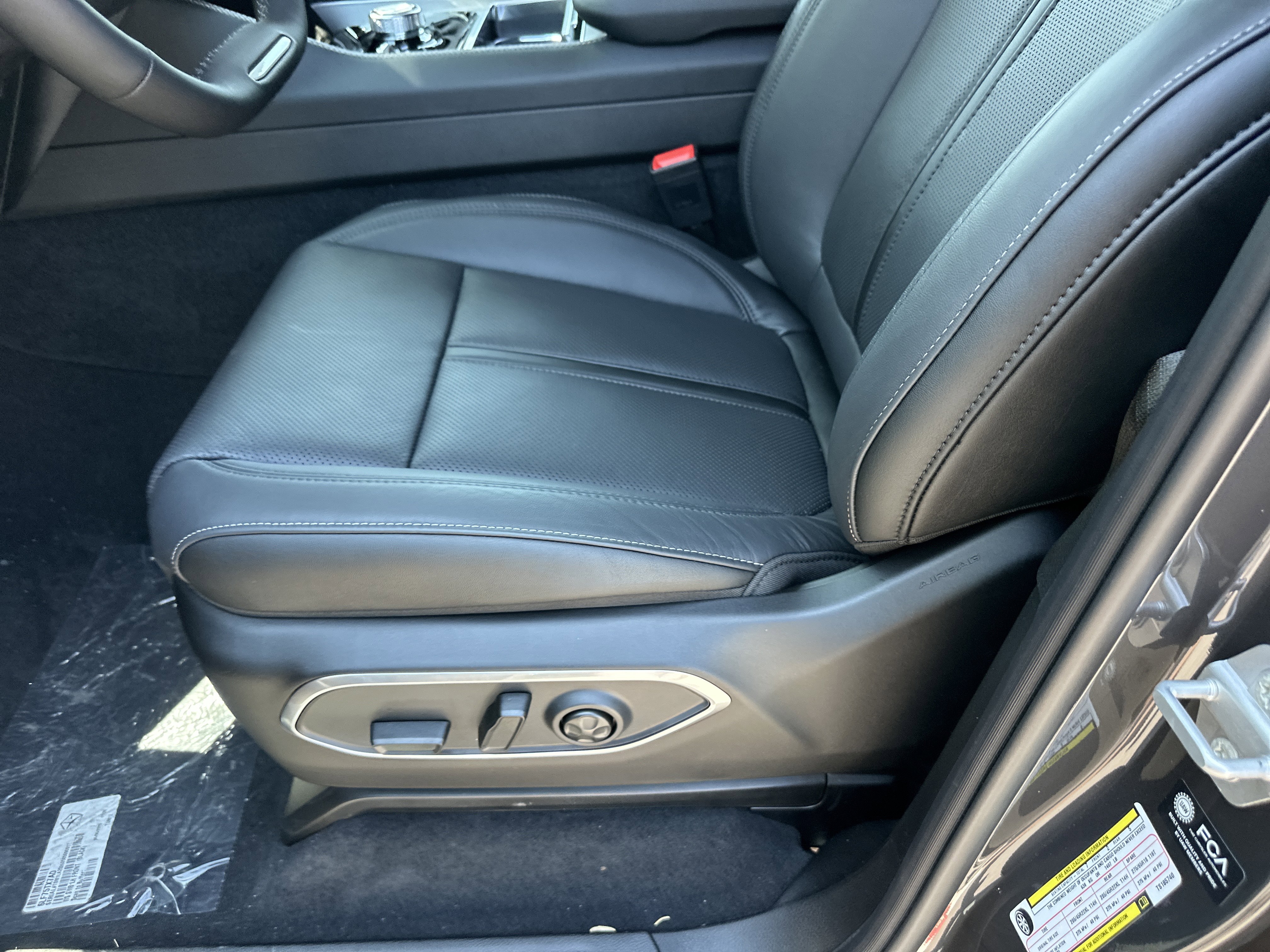 New 2026 Jeep Grand Wagoneer L Limited AWD/4WD image 28