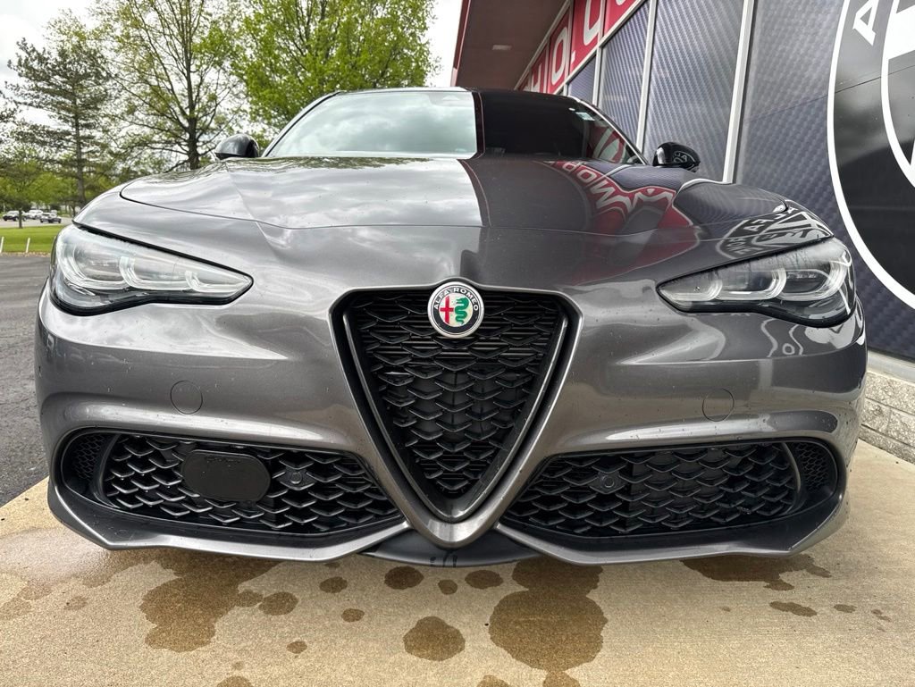 Used 2024 Alfa Romeo Giulia Veloce AWD/4WD image 8