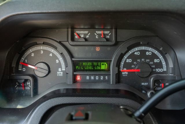 Used 2014 Ford E-350 and Econoline 350 XLT image 25