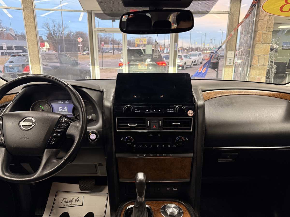 Used 2023 Nissan Armada SL w/ Captain's Chairs Package image 46