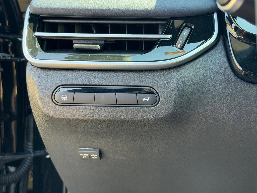 Used 2026 INFINITI QX60 Sport w/ Dark Cargo Package image 14