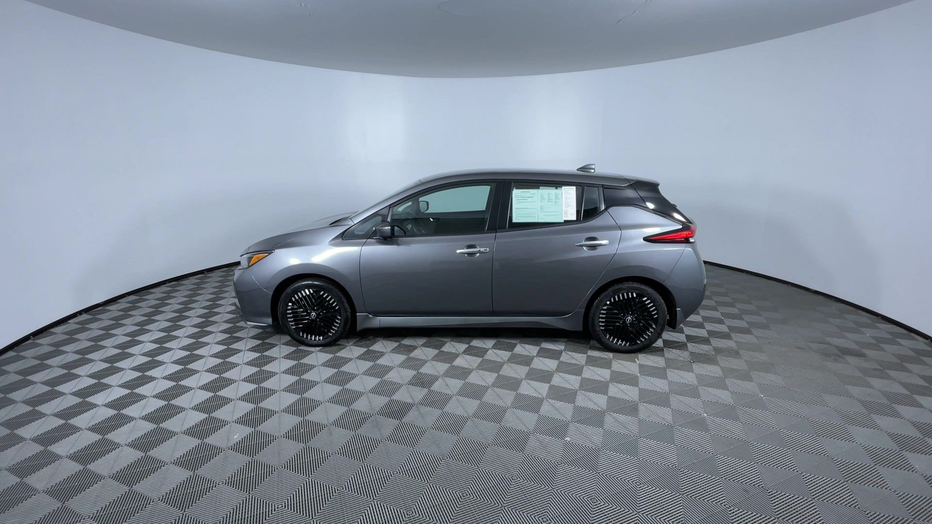 Certified 2025 Nissan Leaf SV Plus FWD image 6