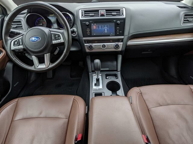 Used 2017 Subaru Outback 2.5i Touring AWD/4WD image 3