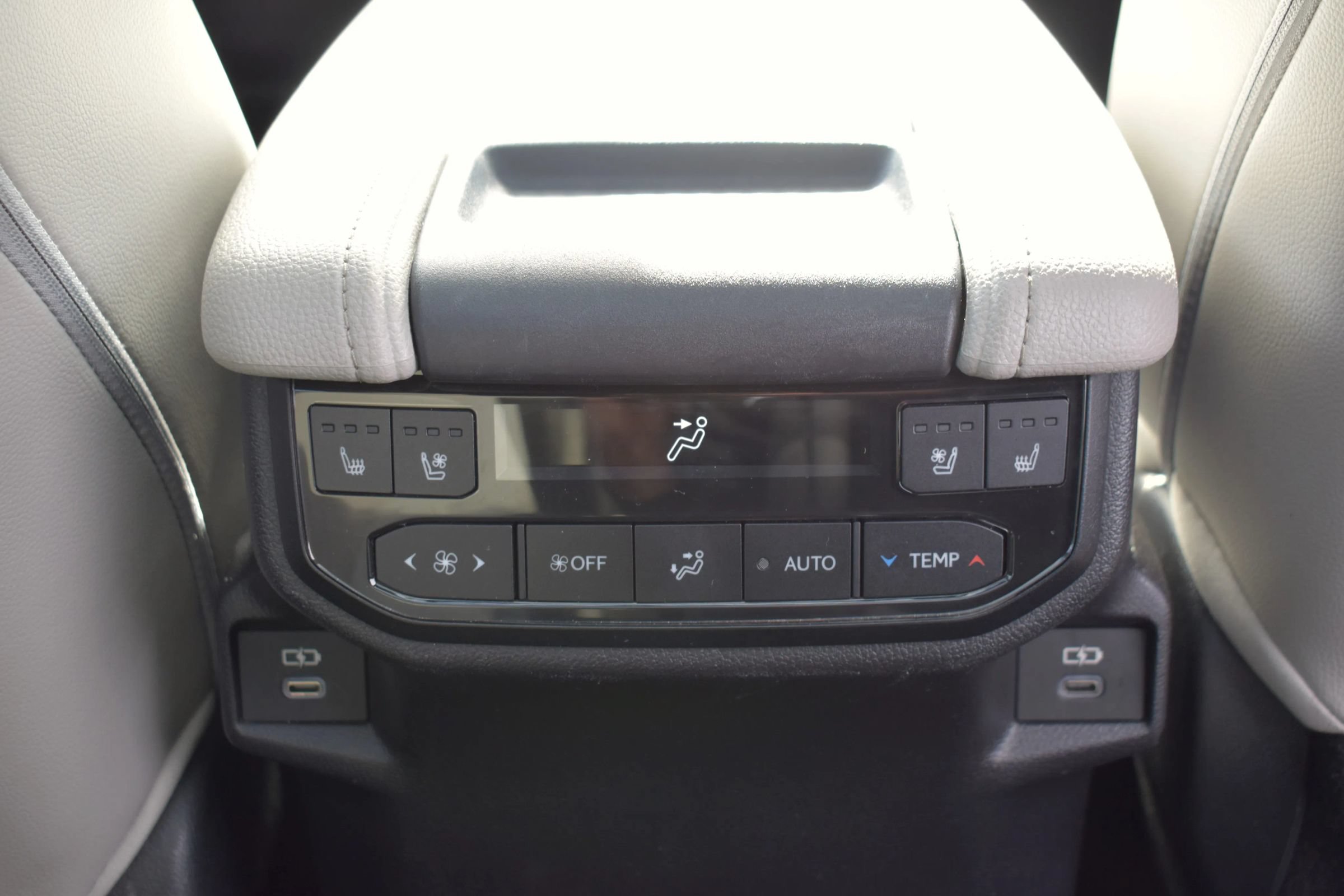 Used 2026 Toyota Grand Highlander AWD Hybrid image 31