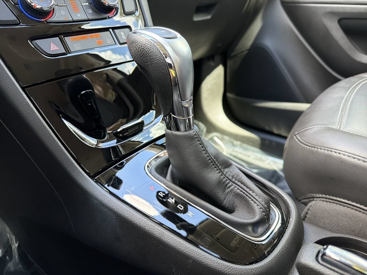 Used 2020 Buick Encore Essence FWD image 22