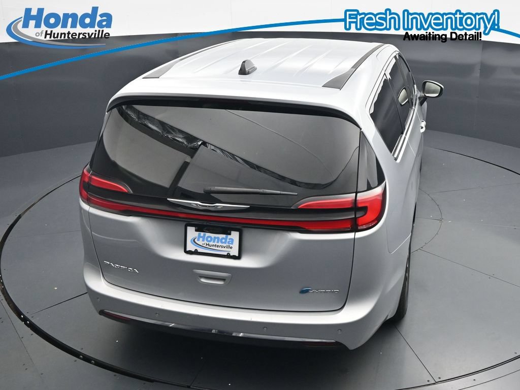 Used 2023 Chrysler Pacifica Touring-L FWD image 26