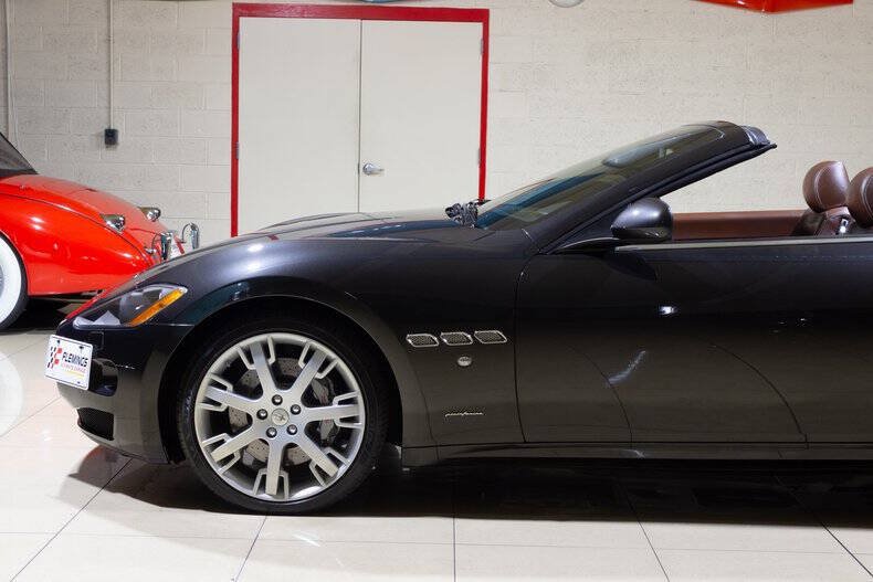 Used 2012 Maserati GranTurismo Convertible RWD image 5