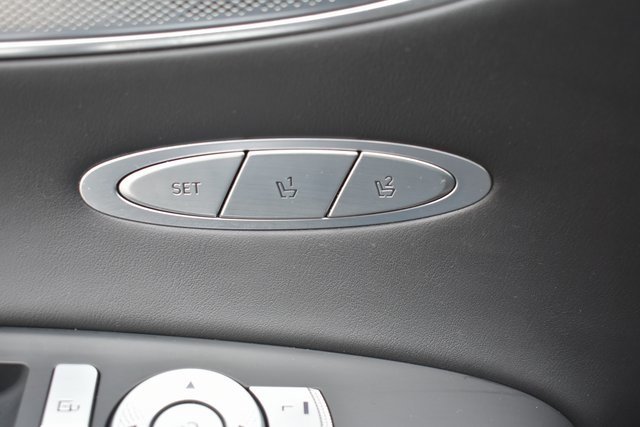 Used 2022 Genesis GV70 2.5T w/ Select Package image 16