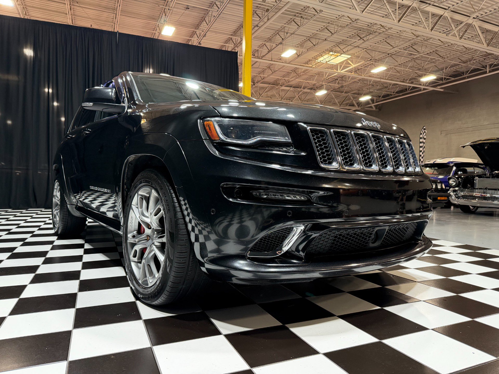Used 2014 Jeep Grand Cherokee SRT8 w/ Luxury Group II AWD/4WD image 13