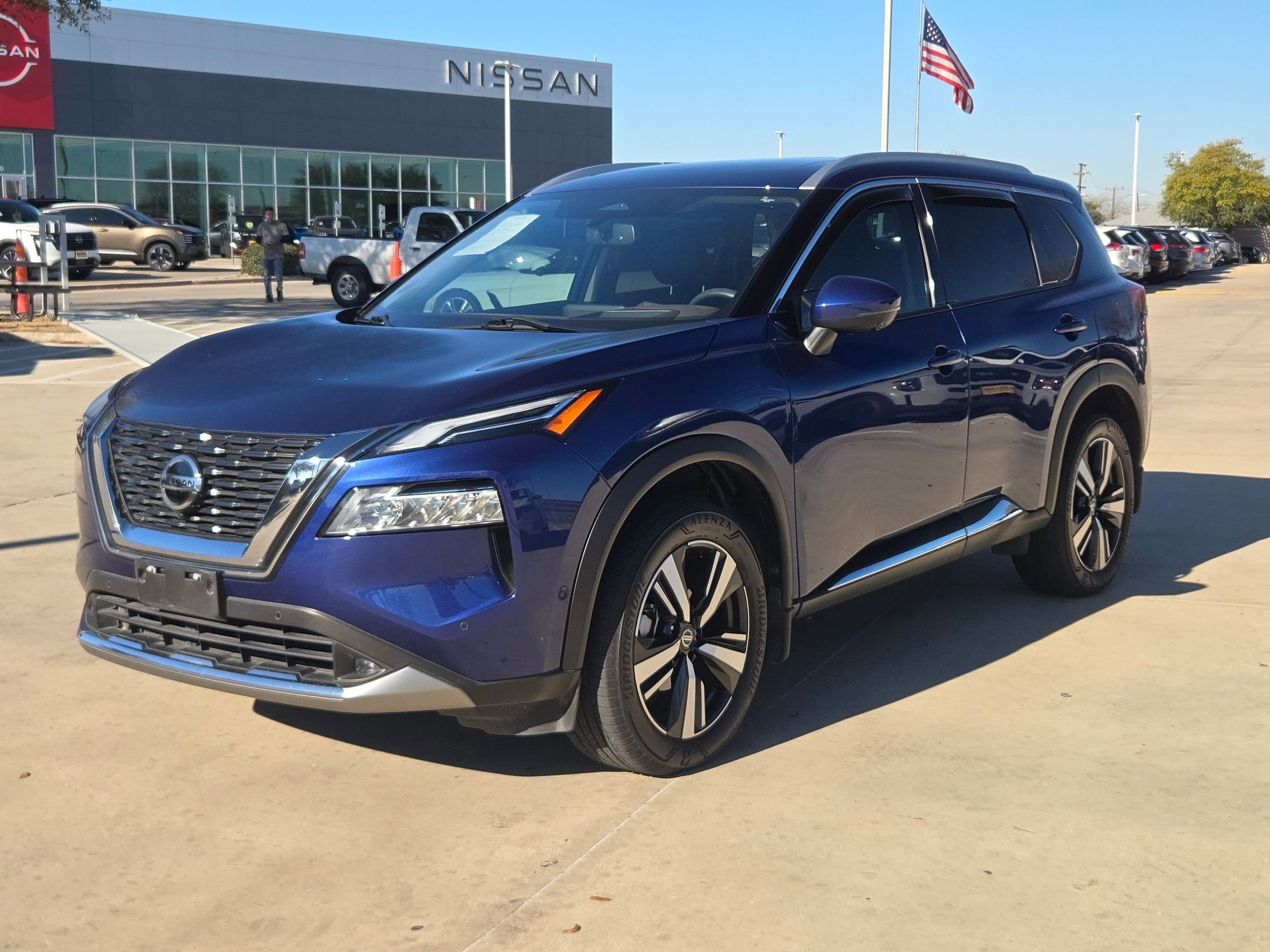 Used 2021 Nissan Rogue Platinum image 7