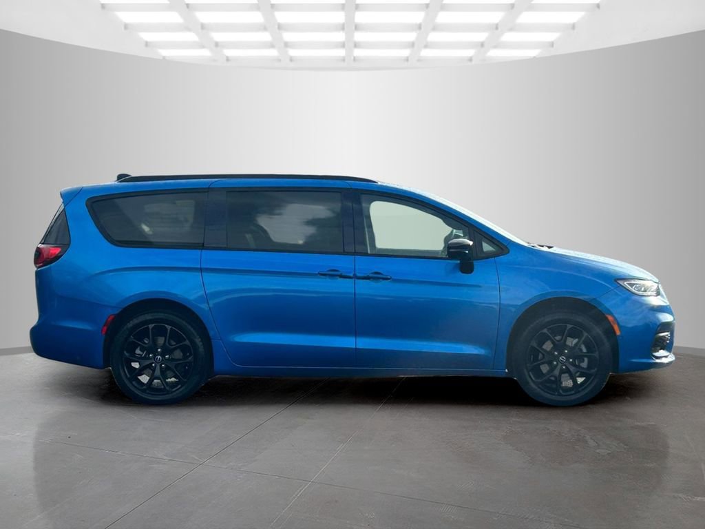 New 2026 Chrysler Pacifica Limited w/ S Appearance Package image 8