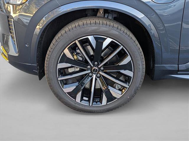 New 2026 Volvo XC90 T8 Plus w/ Protection Package Premier AWD/4WD image 11