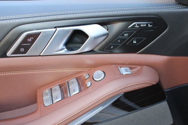 Used 2024 BMW X7 xDrive40i w/ Premium Package AWD/4WD image 24