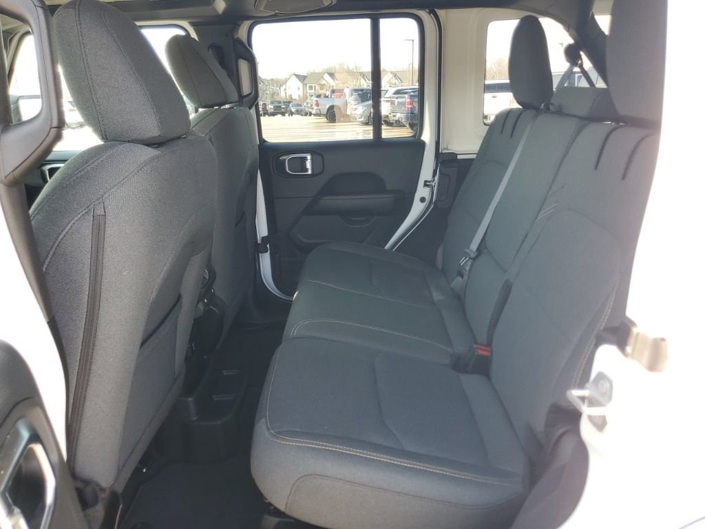 Used 2025 Jeep Wrangler Unlimited Sahara w/ Safety Group image 25