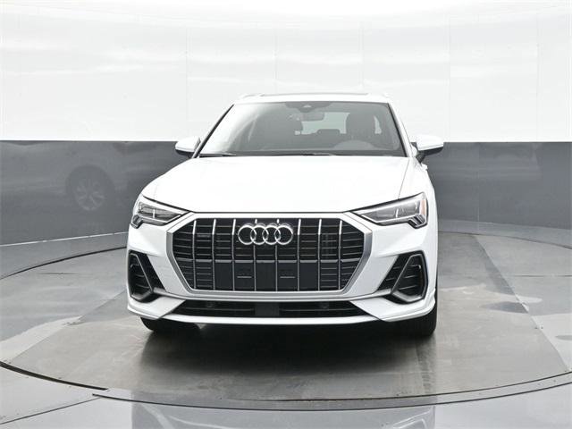 Certified 2025 Audi Q3 2.0T Premium Plus w/ Premium Plus Package image 2
