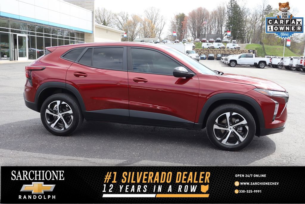 Used 2024 Chevrolet Trax RS w/ Driver Confidence Package FWD image 1
