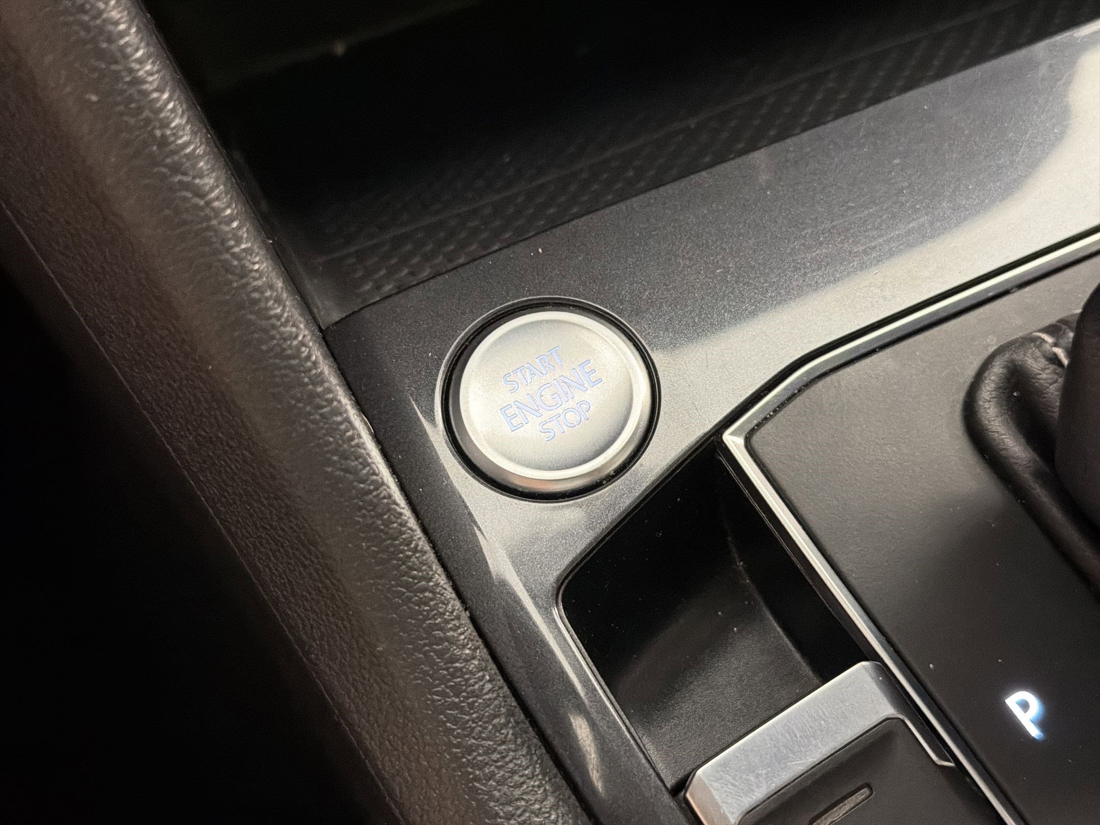 Used 2021 Volkswagen Tiguan SE R-Line image 26