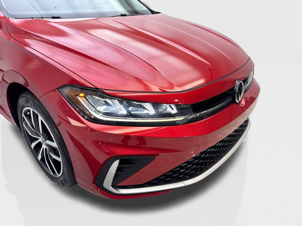 Used 2025 Volkswagen Jetta SE FWD image 17