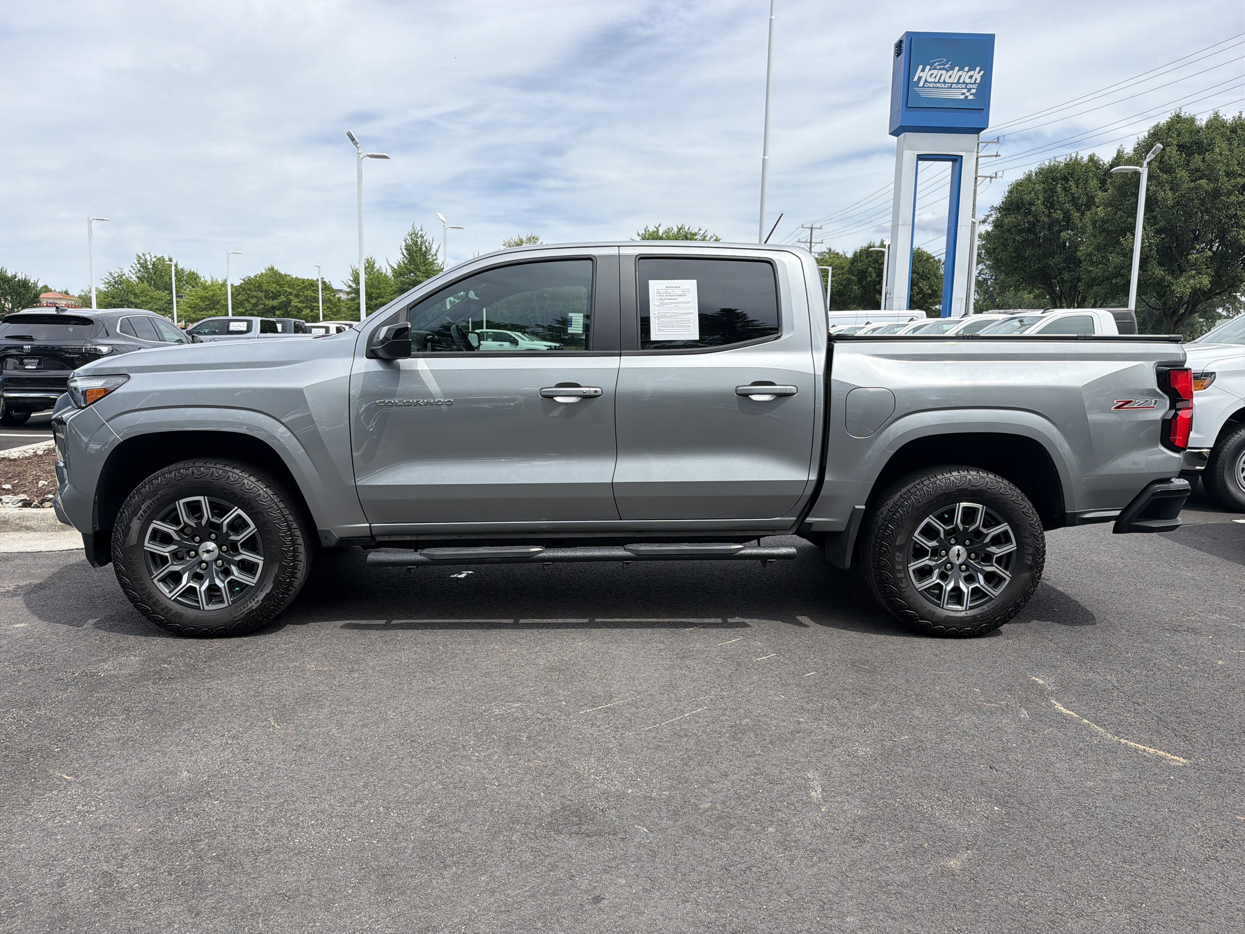 Used 2024 Chevrolet Colorado Z71 w/ Z71 Convenience Package 2 AWD/4WD image 8