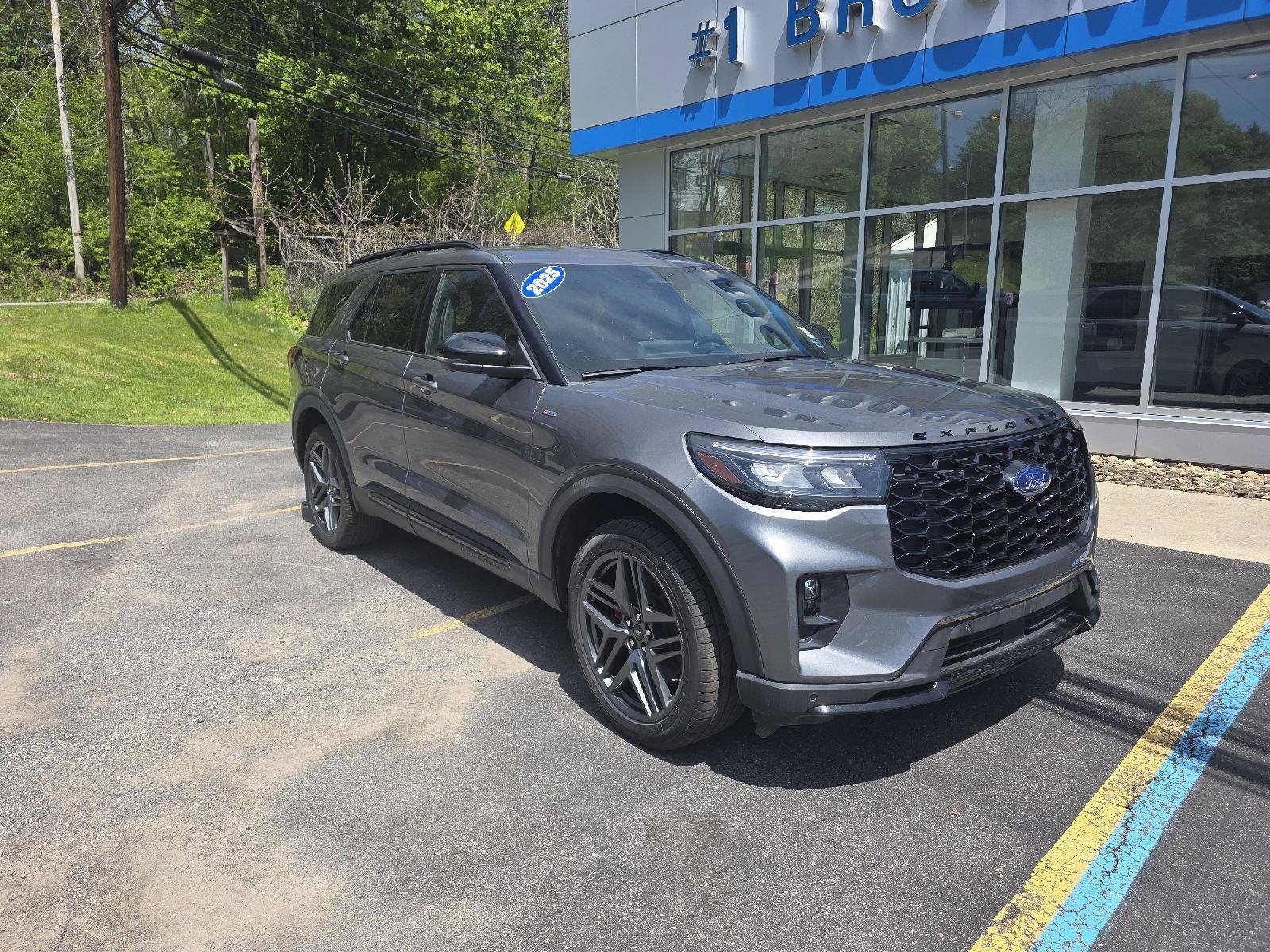 Used 2025 Ford Explorer ST-Line w/ ST-Line Street Pack AWD/4WD image 1