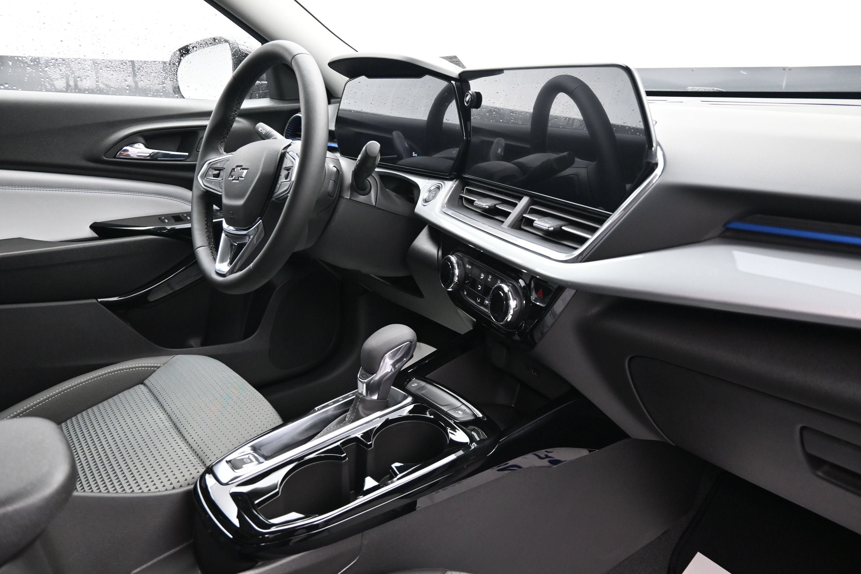 New 2026 Chevrolet Trax LT w/ Driver Confidence Package FWD image 30