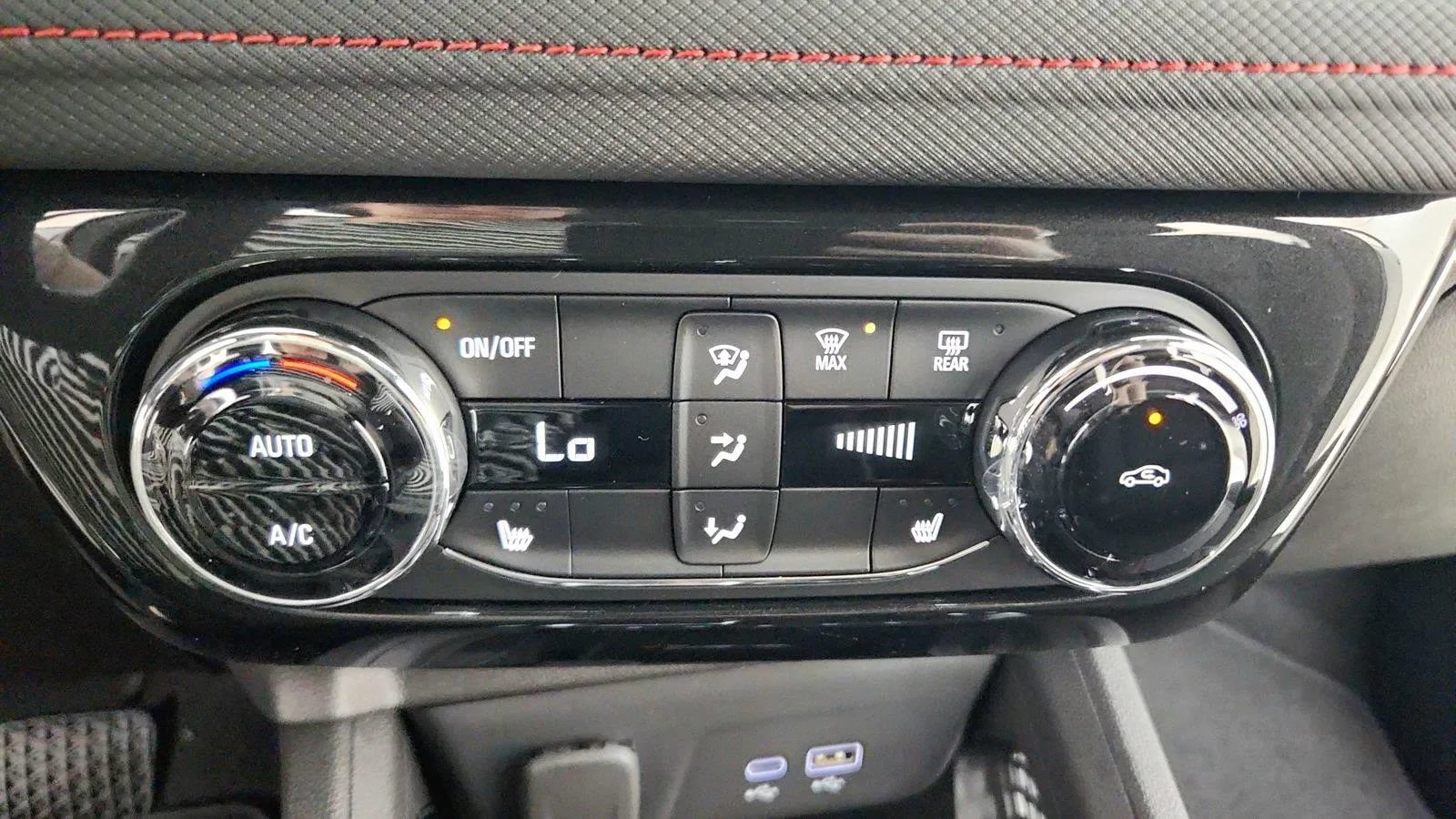 Used 2025 Chevrolet TrailBlazer RS w/ Convenience Package FWD image 21
