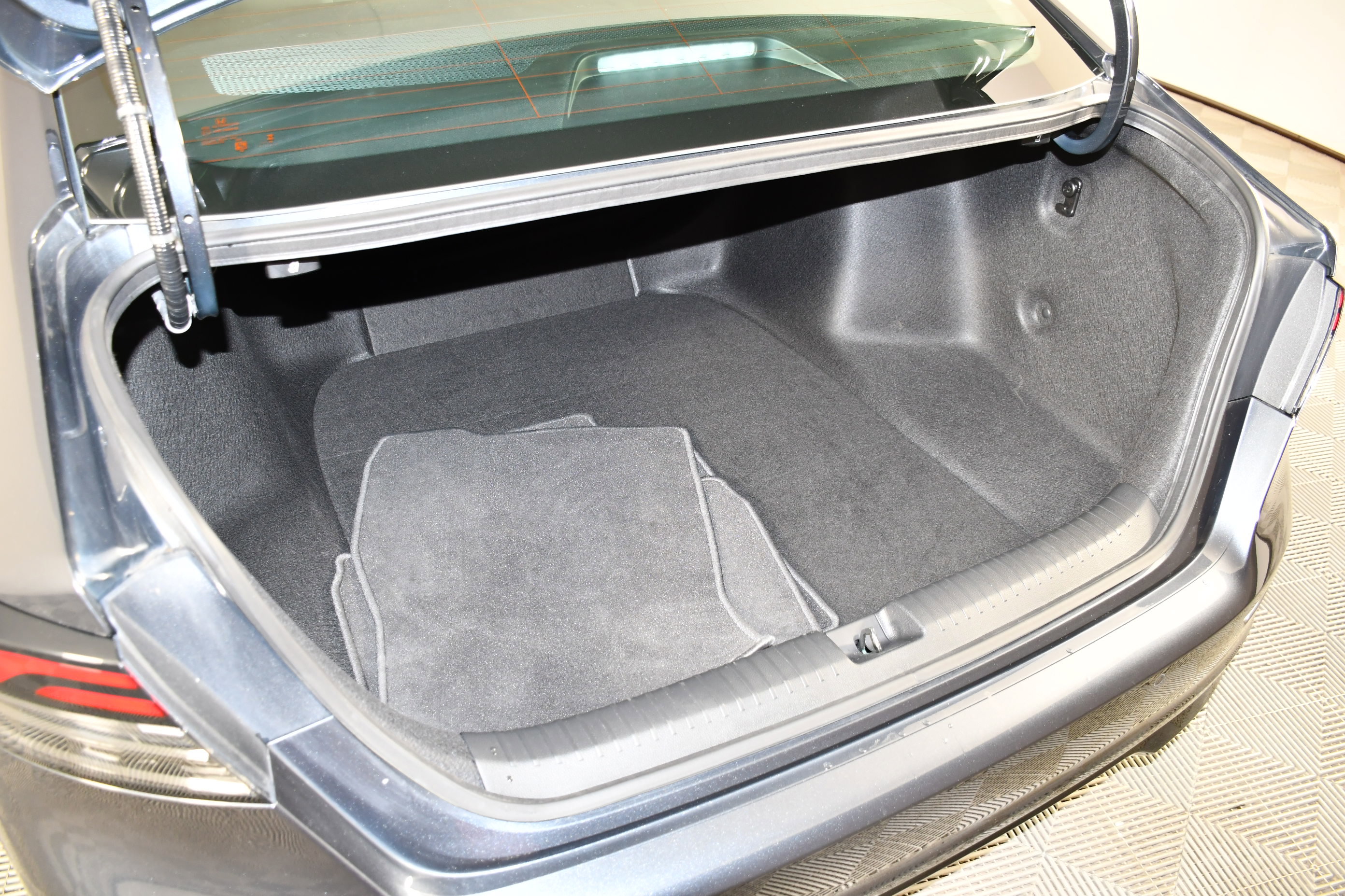 Certified 2025 Honda Accord Touring image 39