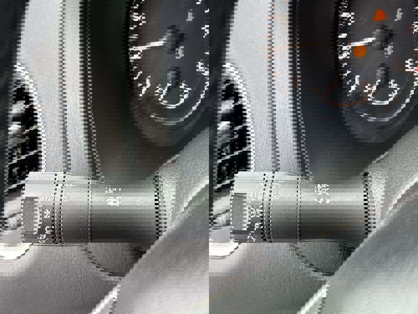 Used 2017 Nissan Pathfinder SV image 23