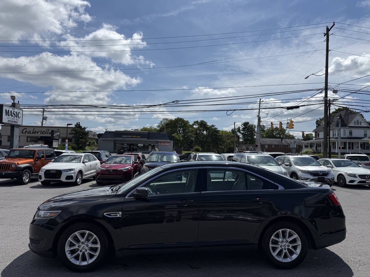 Used 2014 Ford Taurus SE FWD image 5