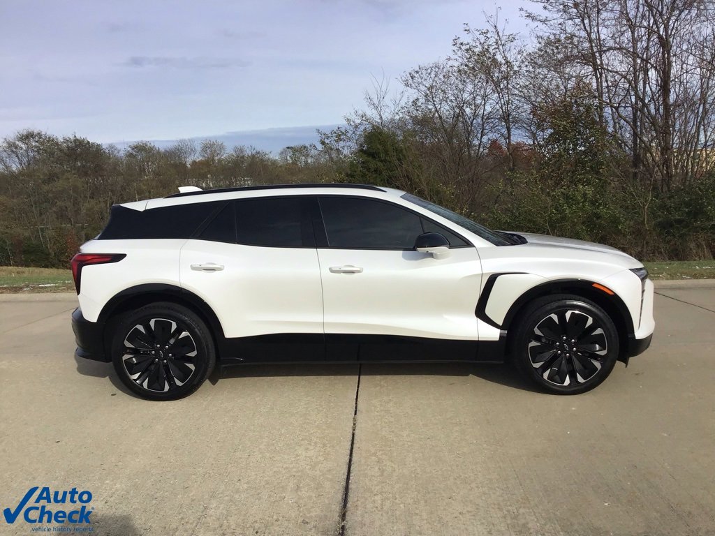Used 2024 Chevrolet Blazer EV RS image 2