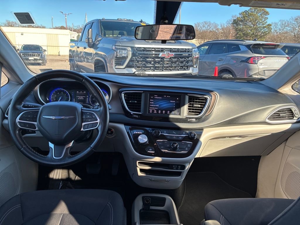 Used 2020 Chrysler Voyager LX w/ Cold Weather Group image 5