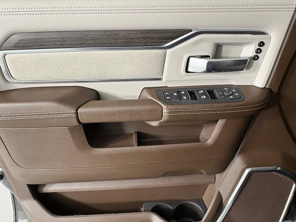New 2026 RAM 2500 Laramie AWD/4WD image 19