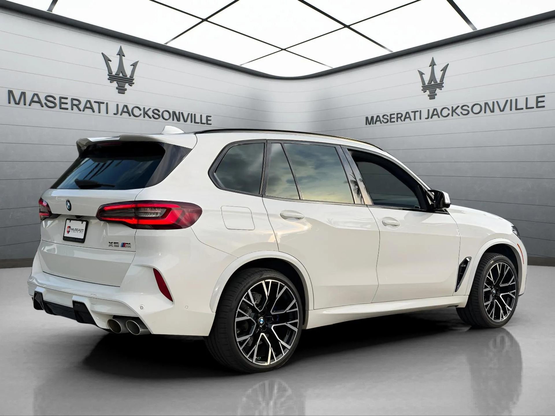 Used 2022 BMW X5 M w/ Executive Package image 13