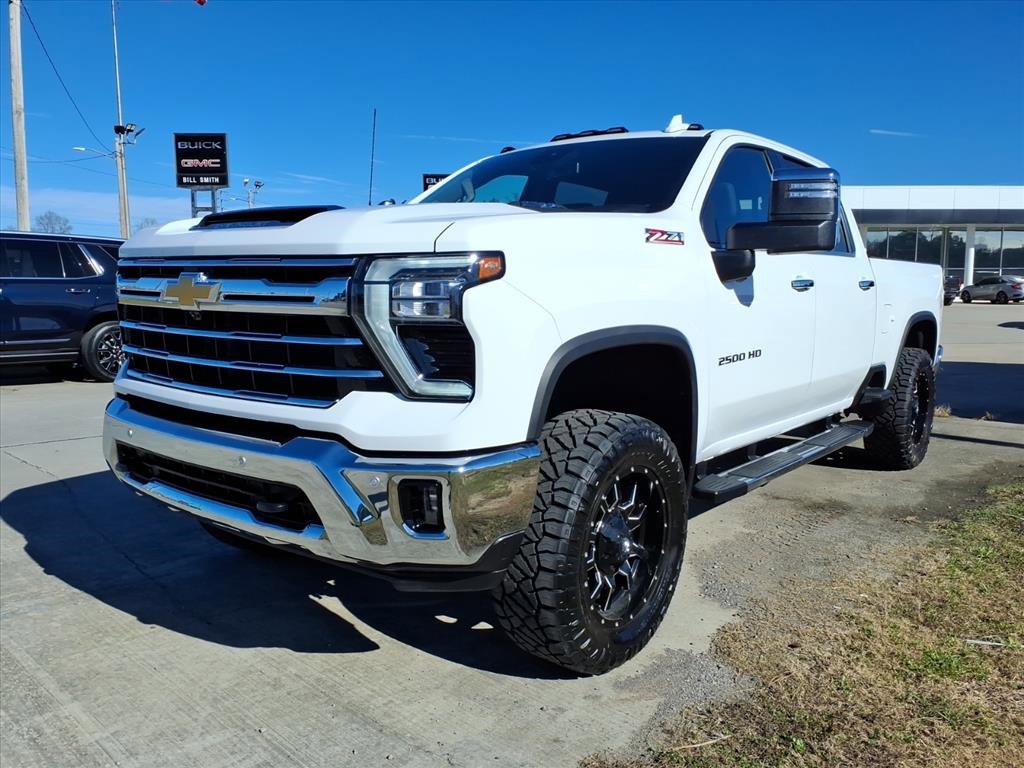Used 2024 Chevrolet Silverado 2500 LTZ w/ LTZ Convenience Package image 3