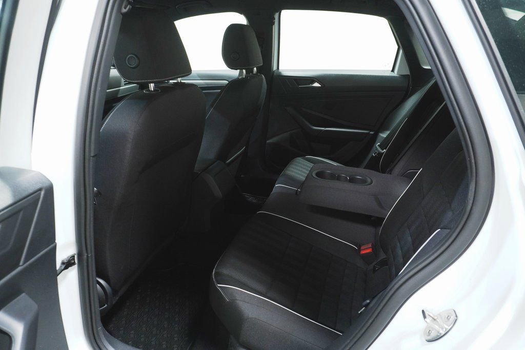 Used 2023 Volkswagen Jetta Sport image 9