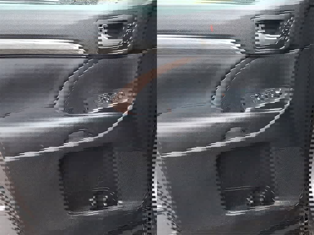 Used 2017 Toyota Highlander Limited Platinum image 13