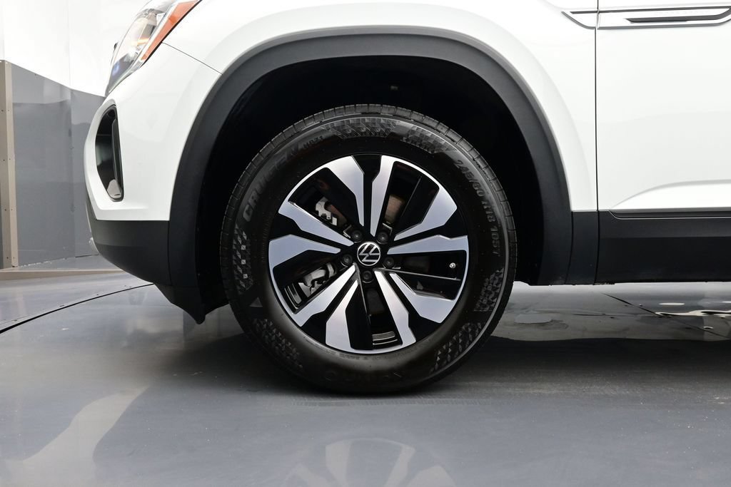 Used 2024 Volkswagen Atlas Cross Sport SE FWD image 6
