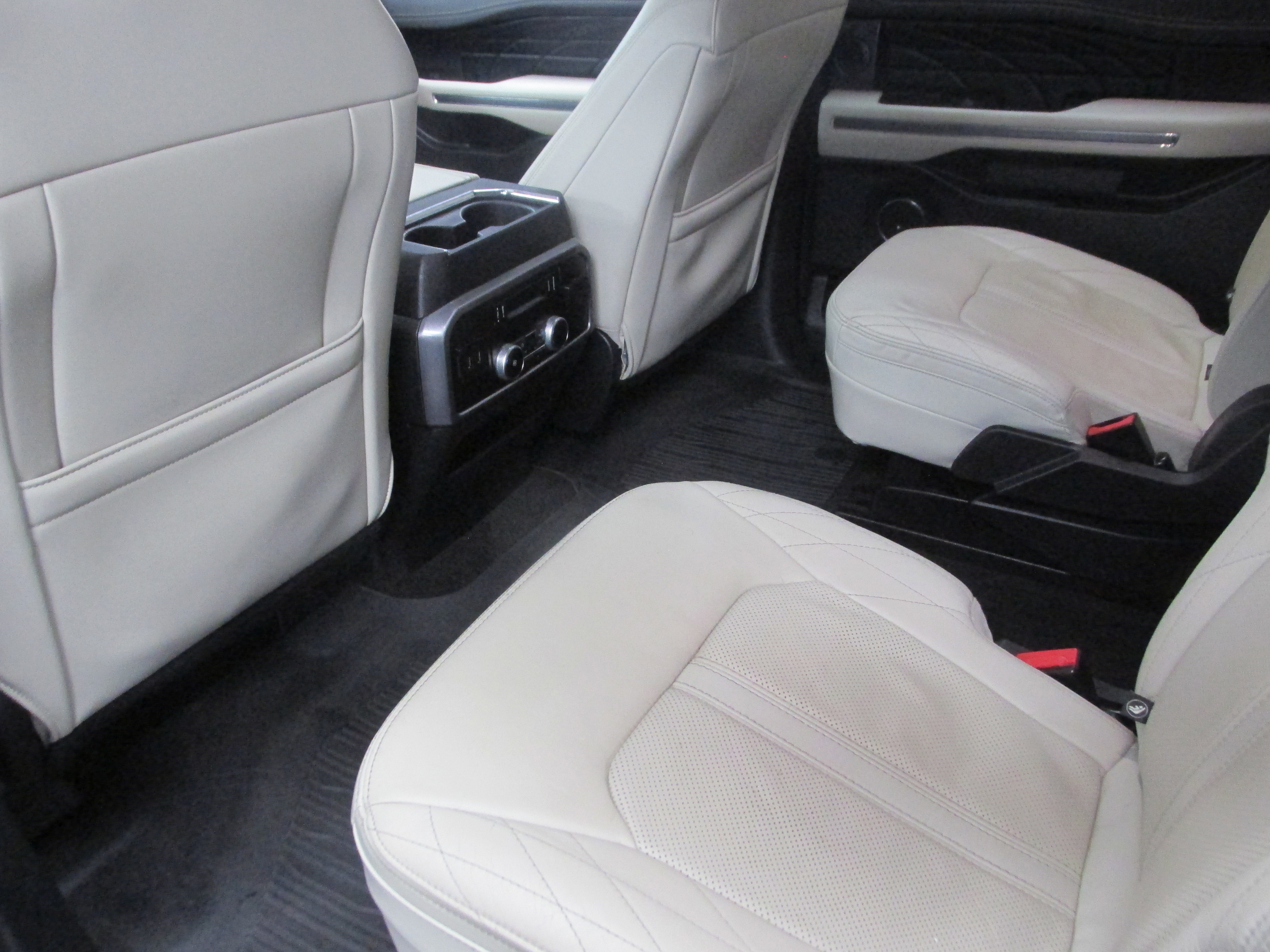 Certified 2020 Ford Expedition Max Platinum image 28