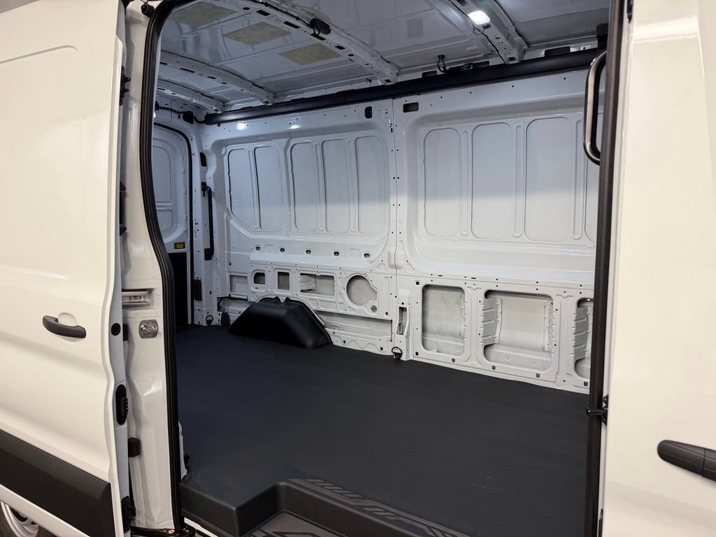 New 2026 Ford Transit 250 148 Medium Roof RWD image 28