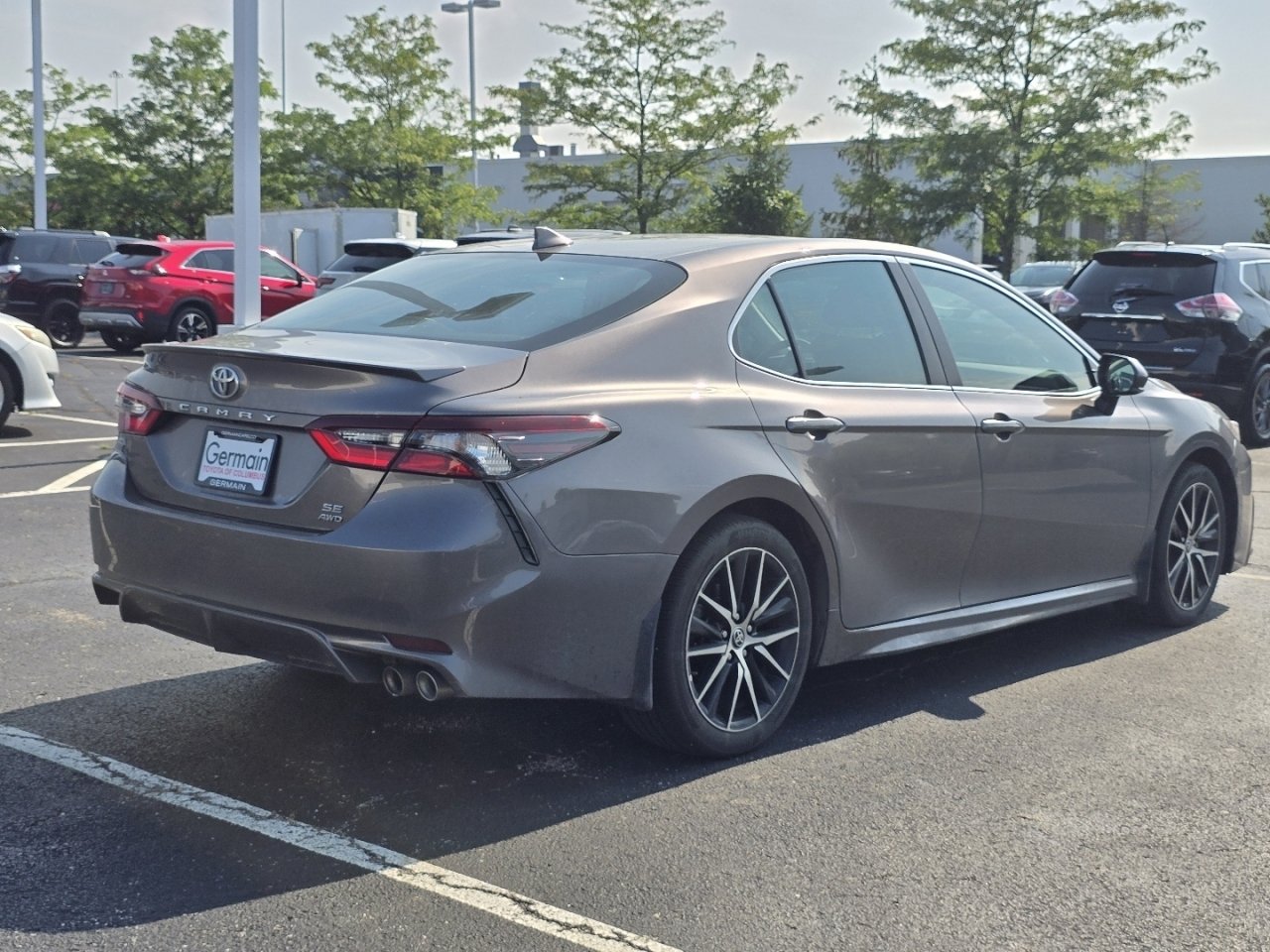 Used 2024 Toyota Camry SE AWD/4WD image 7