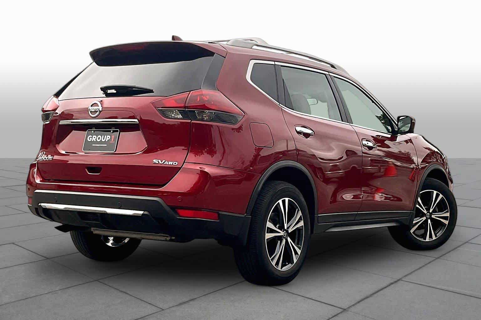 Used 2020 Nissan Rogue SV w/ Sun & Sound Touring Package AWD/4WD image 12