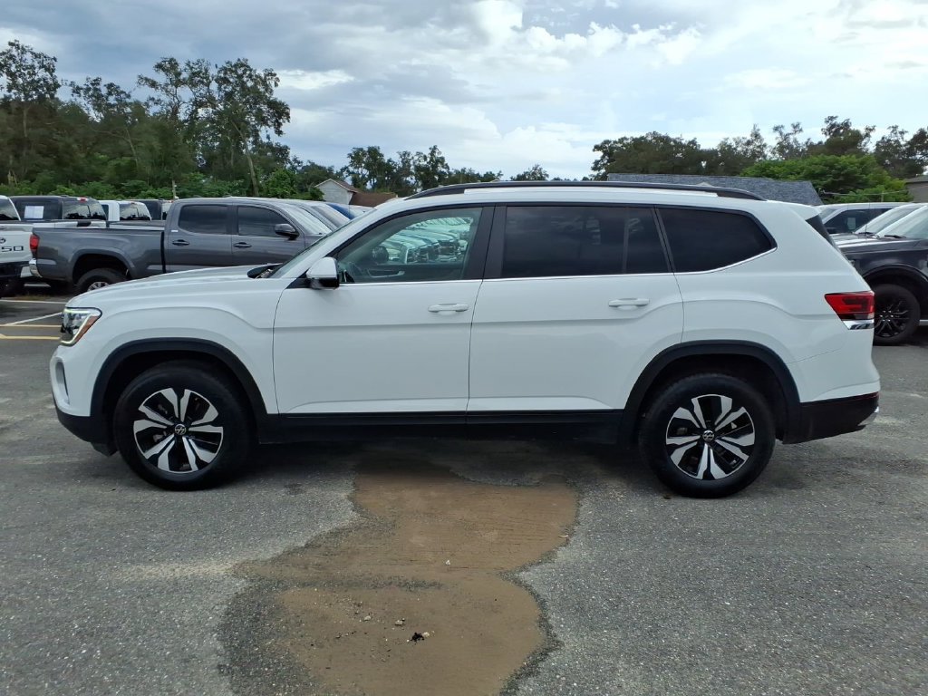 Used 2025 Volkswagen Atlas SE FWD image 4