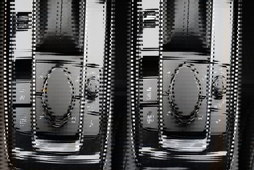 Used 2025 MAZDA CX-30 AWD 2.5 S w/ Premium Package image 24