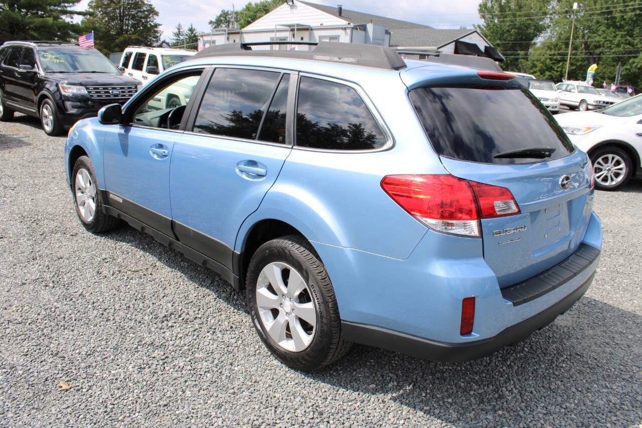 Used 2010 Subaru Outback 2.5i Limited AWD/4WD image 9